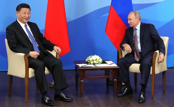 Владимир Путин и Си Цзиньпин на ВЭФ-2018|Фото: kremlin.ru
