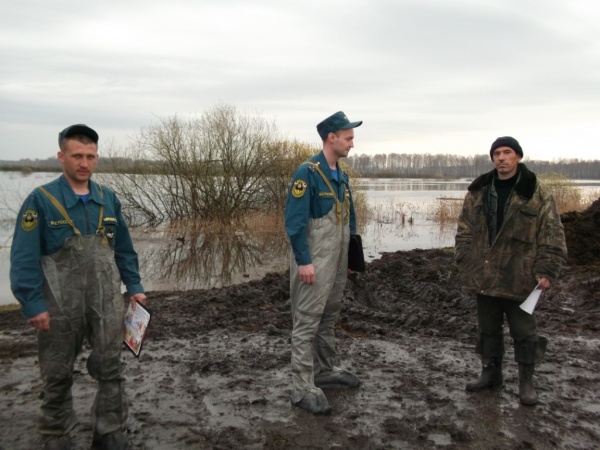 Уровень в реке тура на сегодняшний день. Река тура Туринск. Уровень воды в реке тура в Туринске. Река тура в Туринске Свердловская область. Бушланово Туринский район.